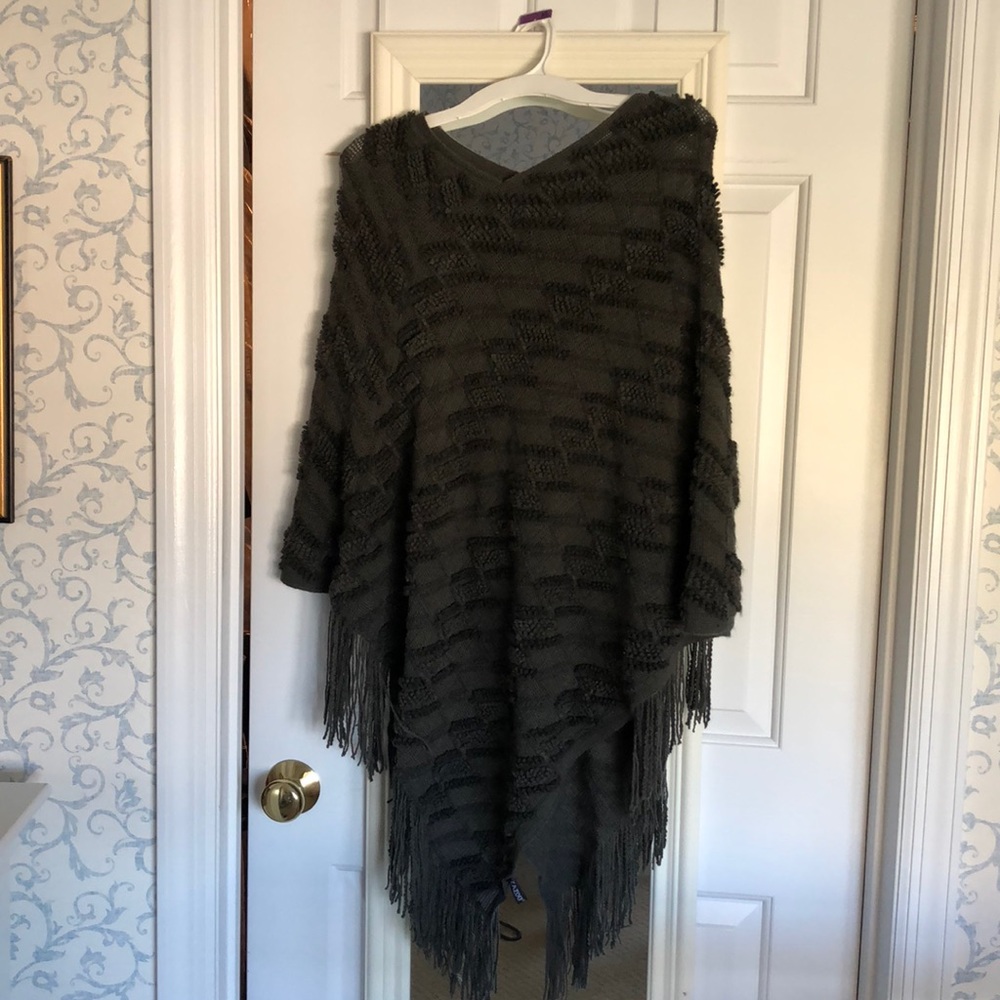 Zazou gray poncho